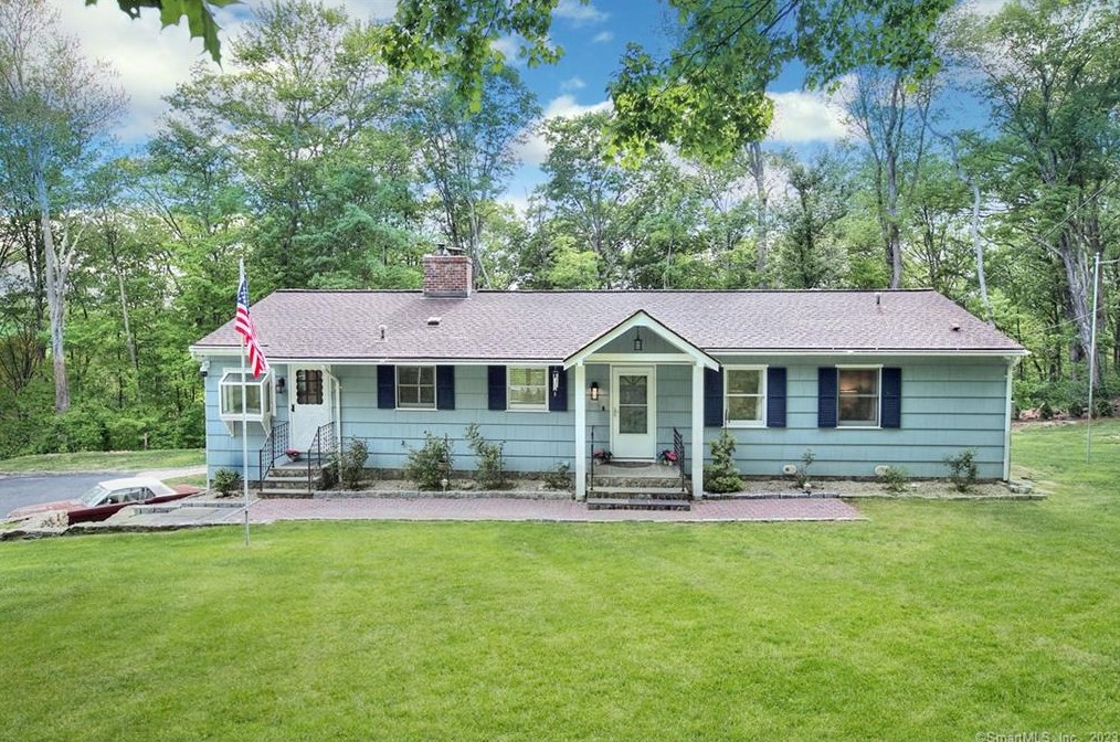 6 Old Farm Rd, Weston, CT 06883-1036