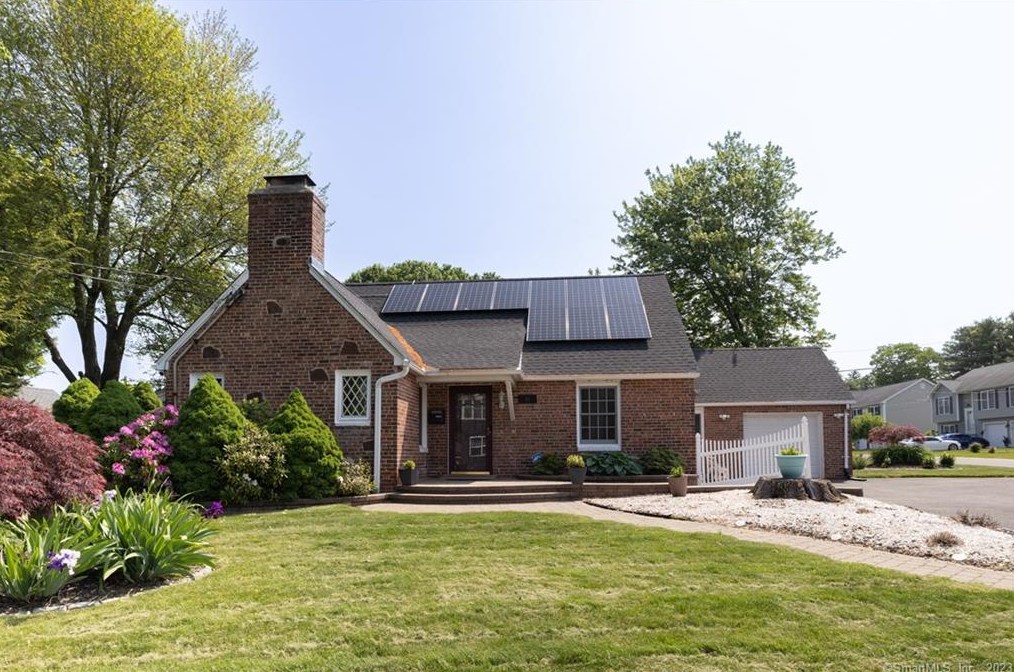 61 Beach St, New Britain, CT 06053