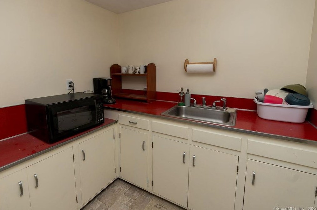 26 Southwood Rd, Storrs Mansfield CT  06268-1809 exterior