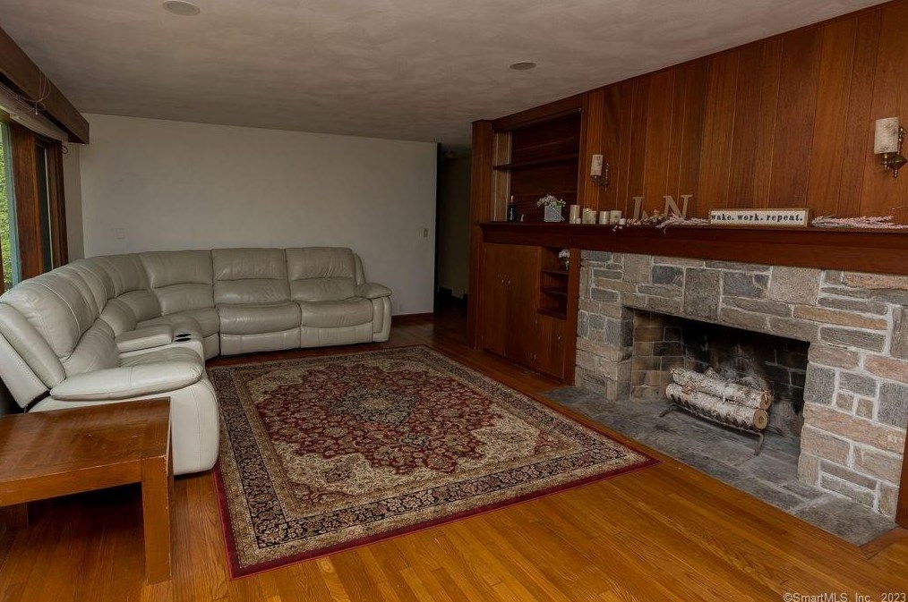 26 Southwood Rd, Storrs Mansfield CT  06268-1809 exterior