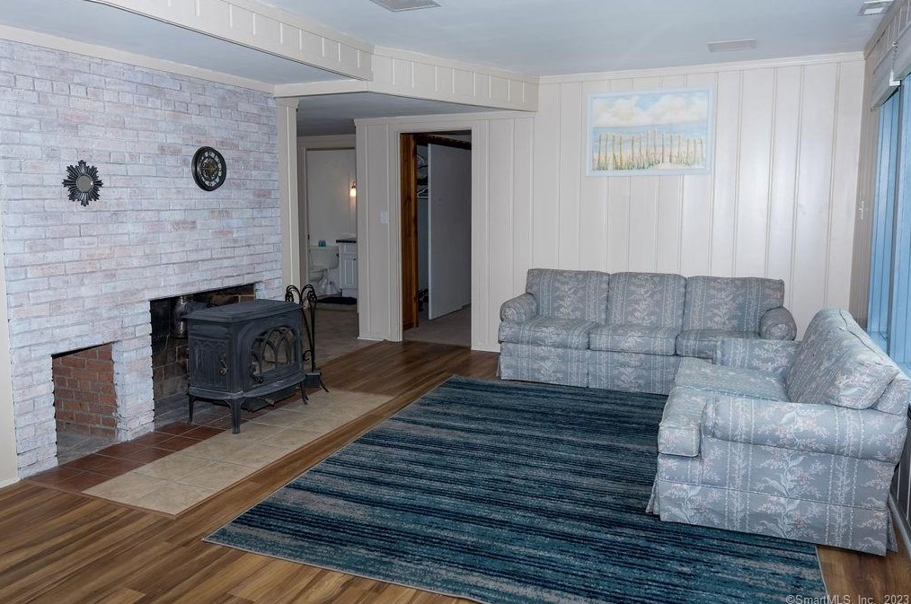 26 Southwood Rd, Storrs Mansfield CT  06268-1809 exterior