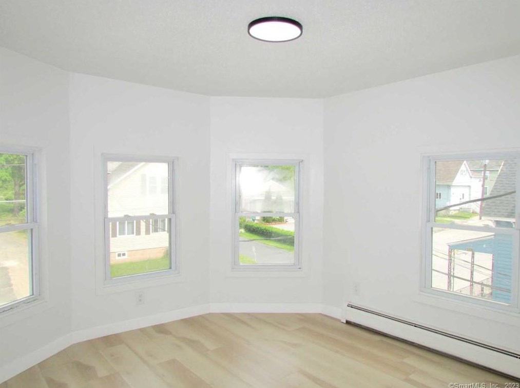 60 Oak Ave, Torrington, CT 06790