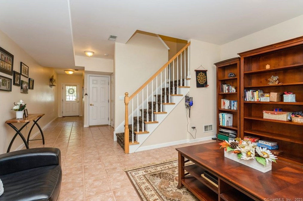 37 Faith Ln #37, Danbury, CT 06810
