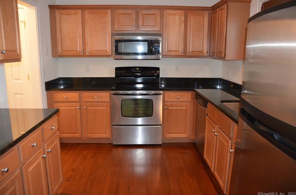 1707 Summer St #2, Stamford, CT