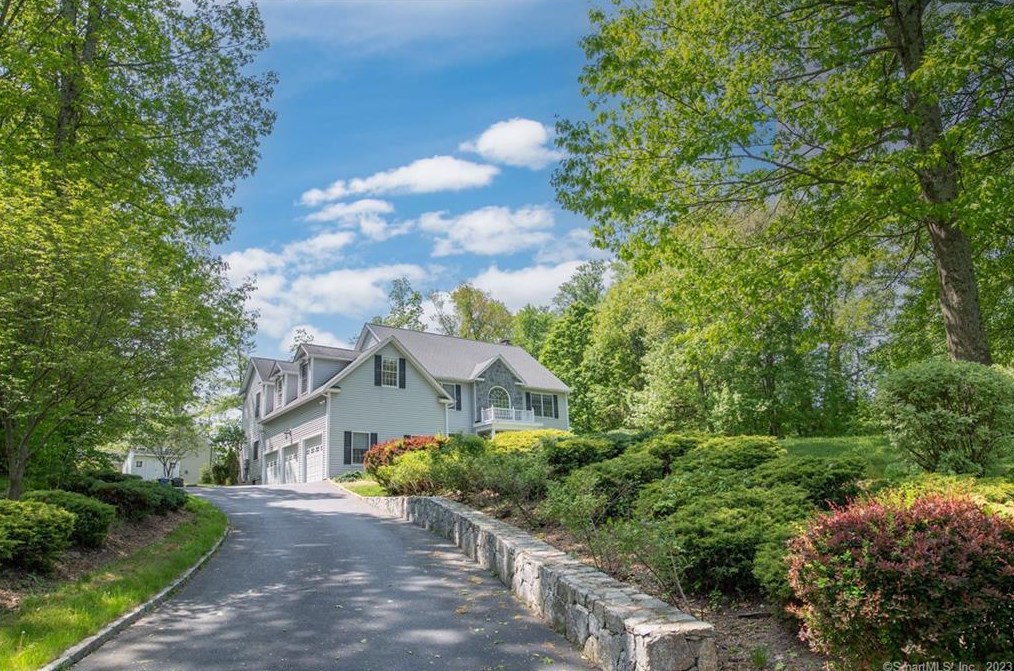3 Josh Ln, Danbury, CT 06811 exterior