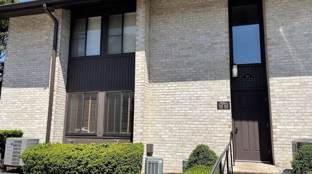 241 Hamilton Ave Apt 6, Stamford, CT 06902