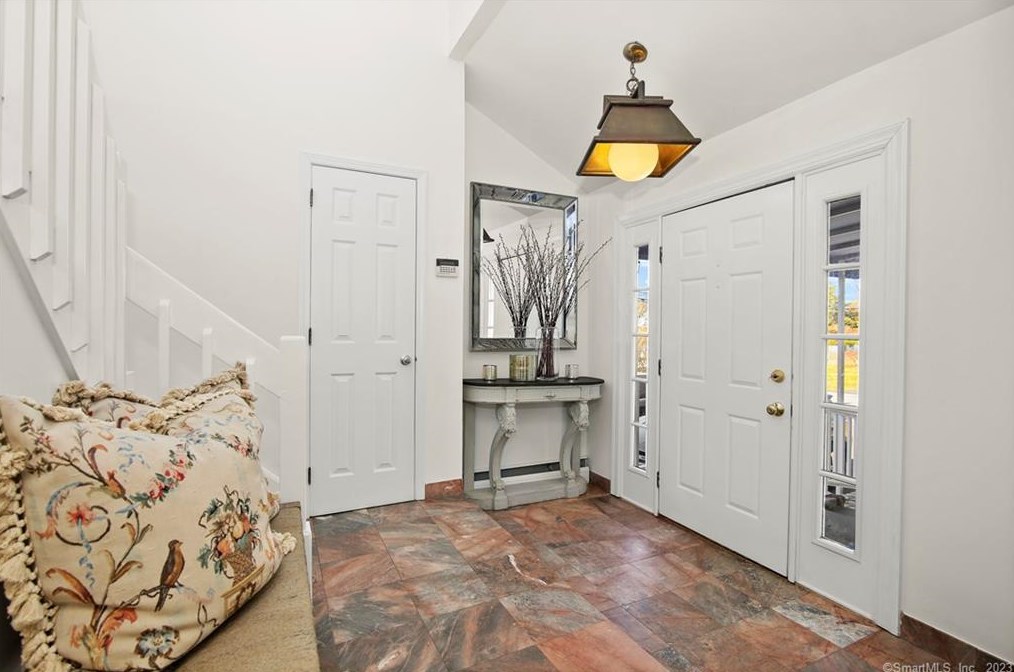 4 Covlee Dr, Westport, CT 06880