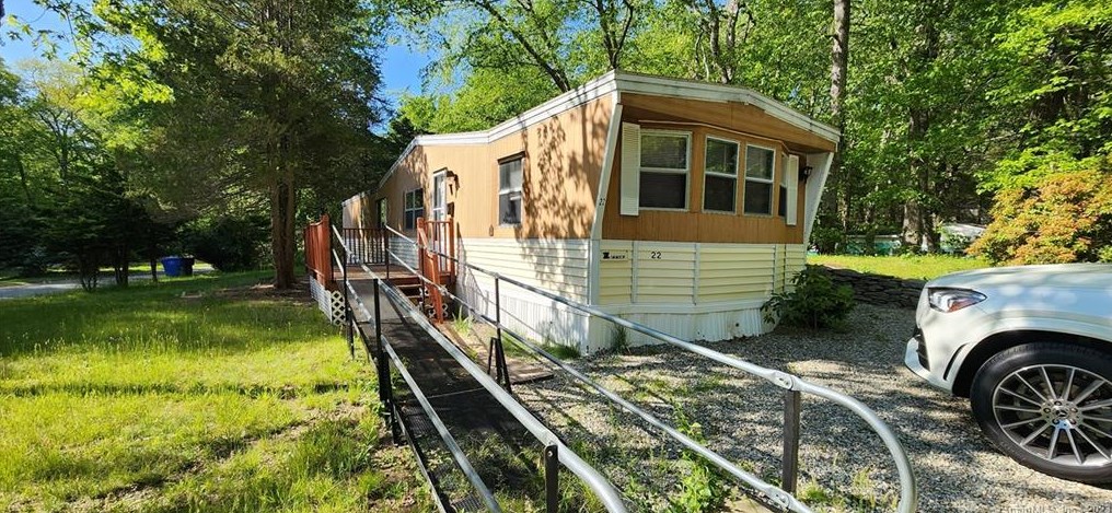 22 Evergreen Park, Clinton, CT 06413