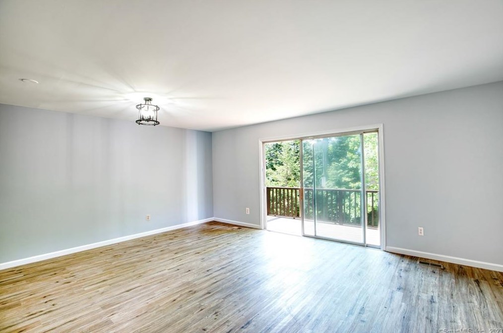 98 Valley Rd #6, Cos Cob, CT 06807