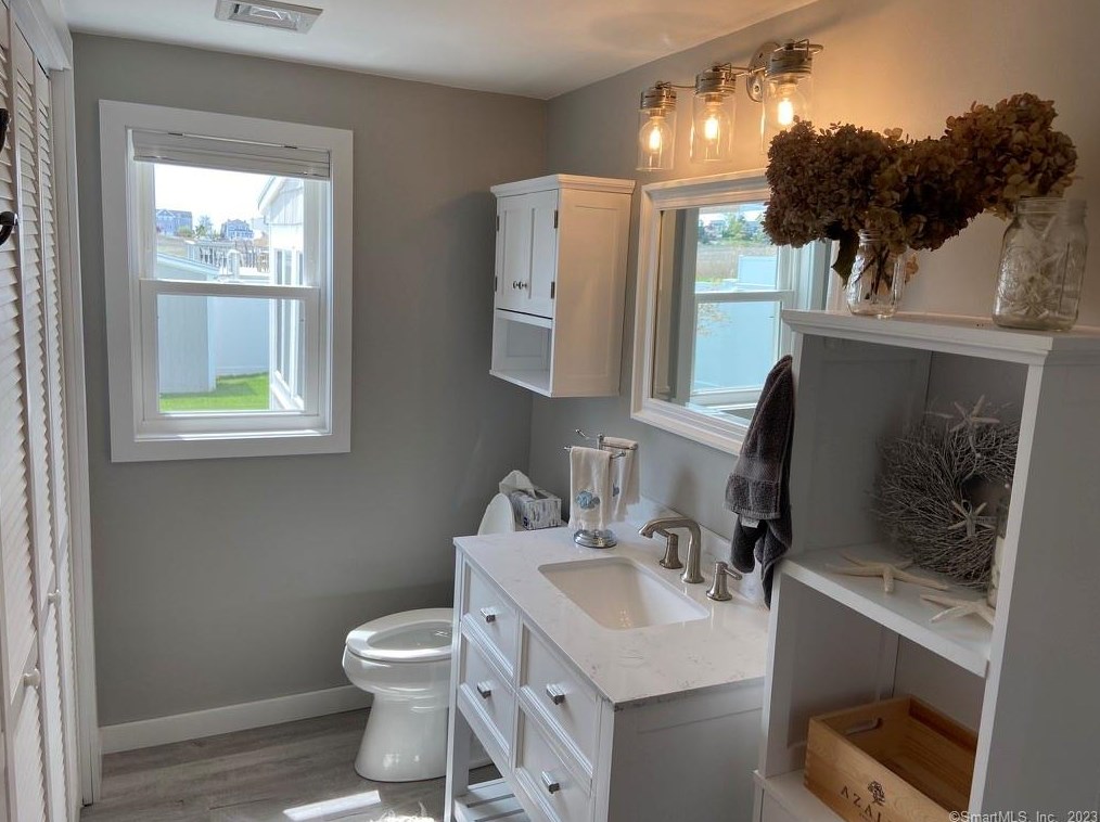 38 Hammock Pkwy, Clinton CT  06413-2344 exterior