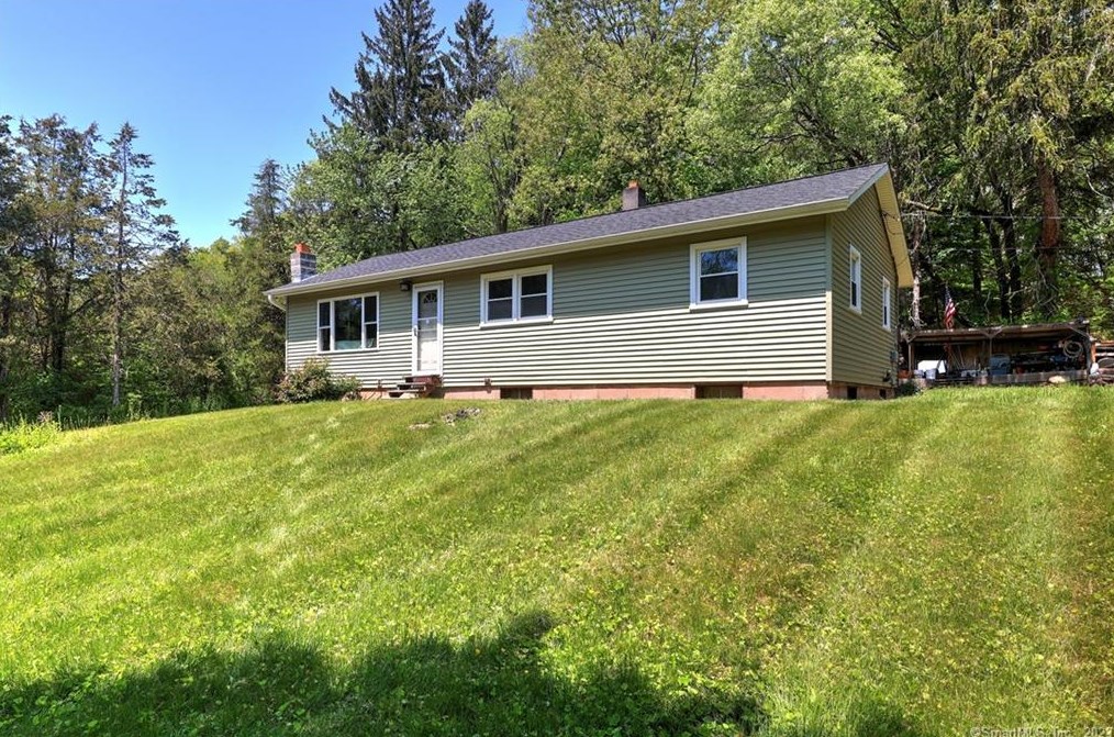 465 Main St N, Woodbury, CT 06798