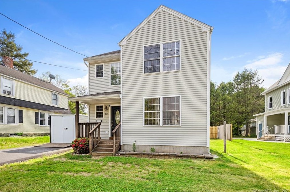 109 South St, Chestnut Hill, CT 06226