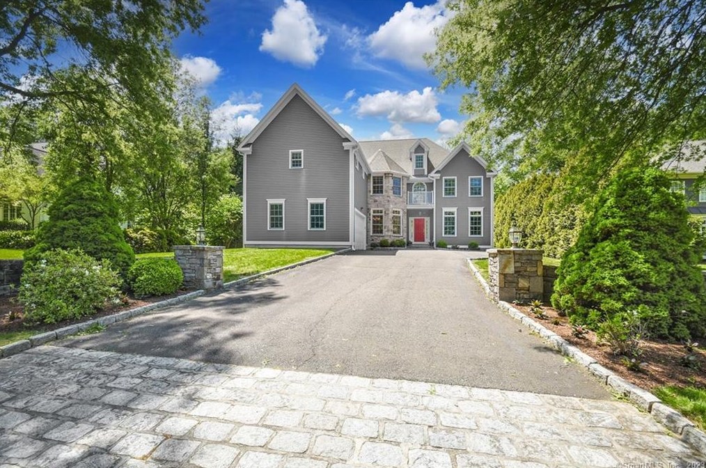 5 Christopher Ln, Norwalk, CT 06851