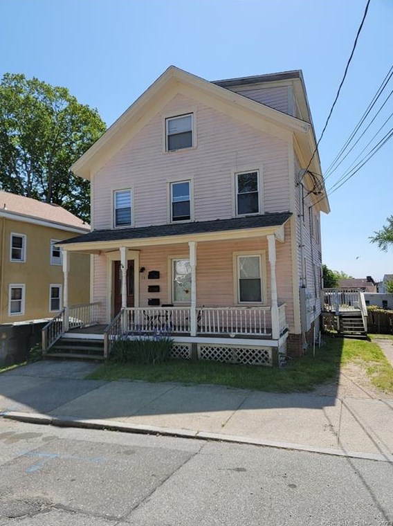 28 Hope St #2, United States Coast Guard Ac, CT 06320