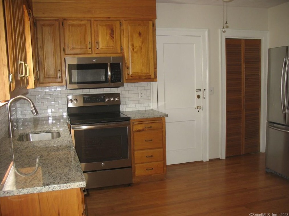 95 Ardmore Rd #2, Hartford, CT 06119