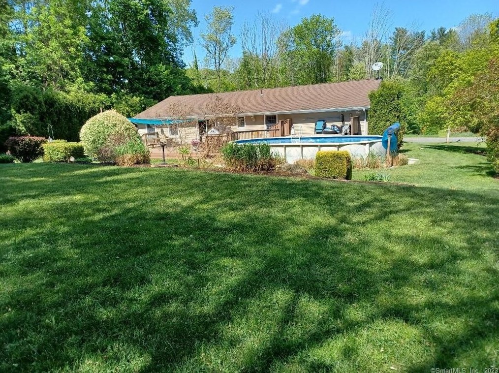 120 School St, Taftville, CT 06380