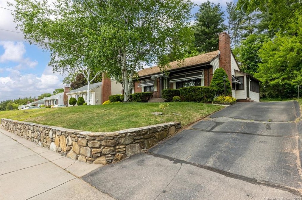 175 Wells St, Manchester, CT 06040