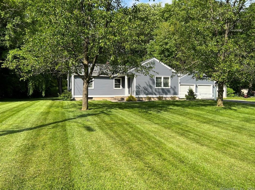 68 Mayflower Rd, Windsor, CT 06095