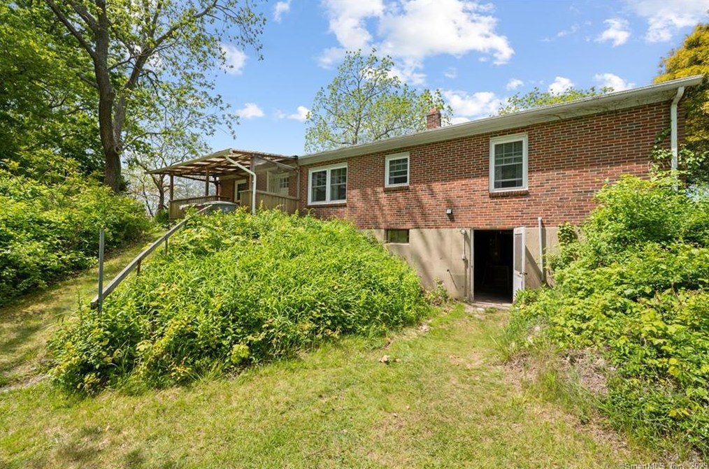 23 Drabik Rd, East Lyme, CT 06333