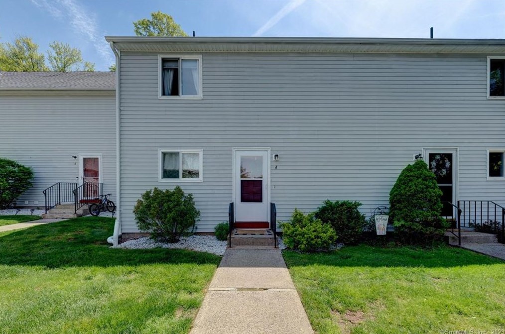4 Pequot Ct #4, Cromwell, CT 06416
