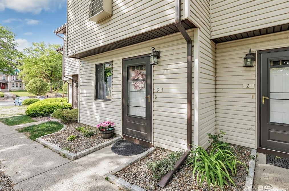 3 Santangelo Terrace #3, Derby, CT 06418