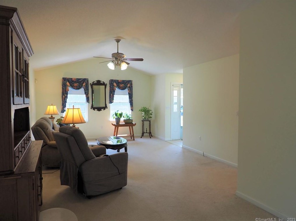 12 Hunter Dr #12, Wapping, CT 06074