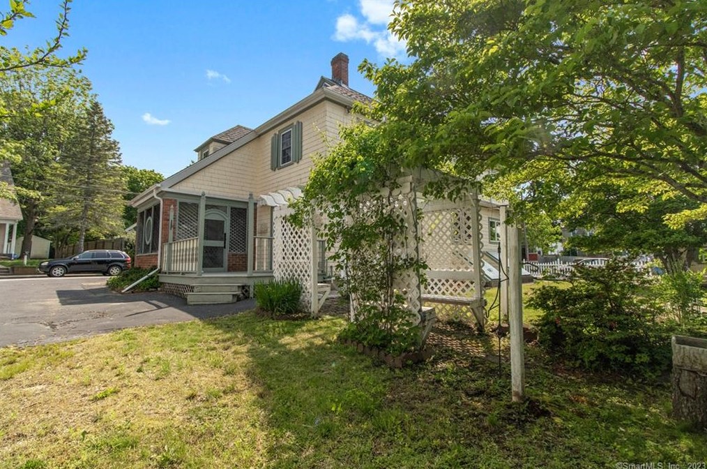 32 Carely Ave, Norwich, CT 06351