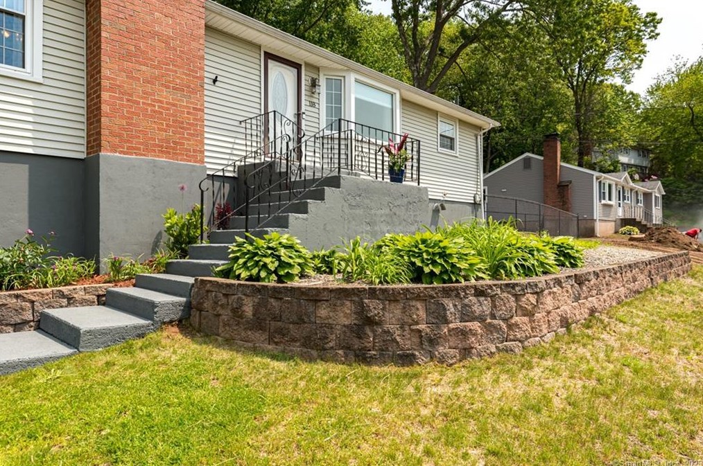 118 Evergreen Rd, Vernon, CT 06066