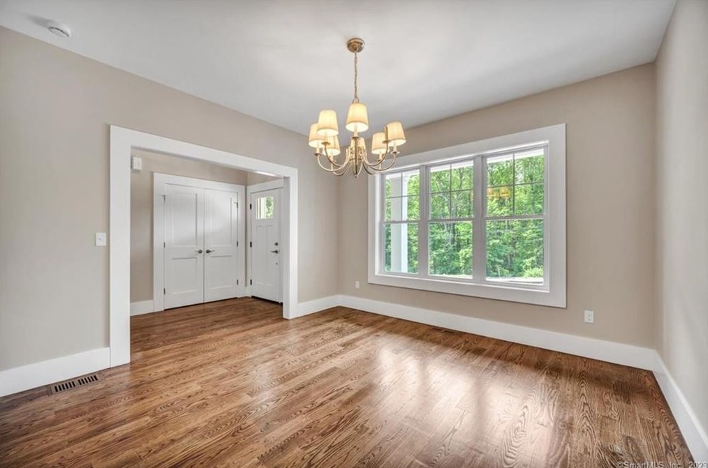 43 Shadow Ln, Cromwell CT  06416-1422 exterior