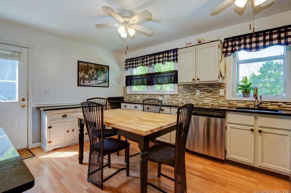 39 Wellsville Ave, Northville, CT 06776