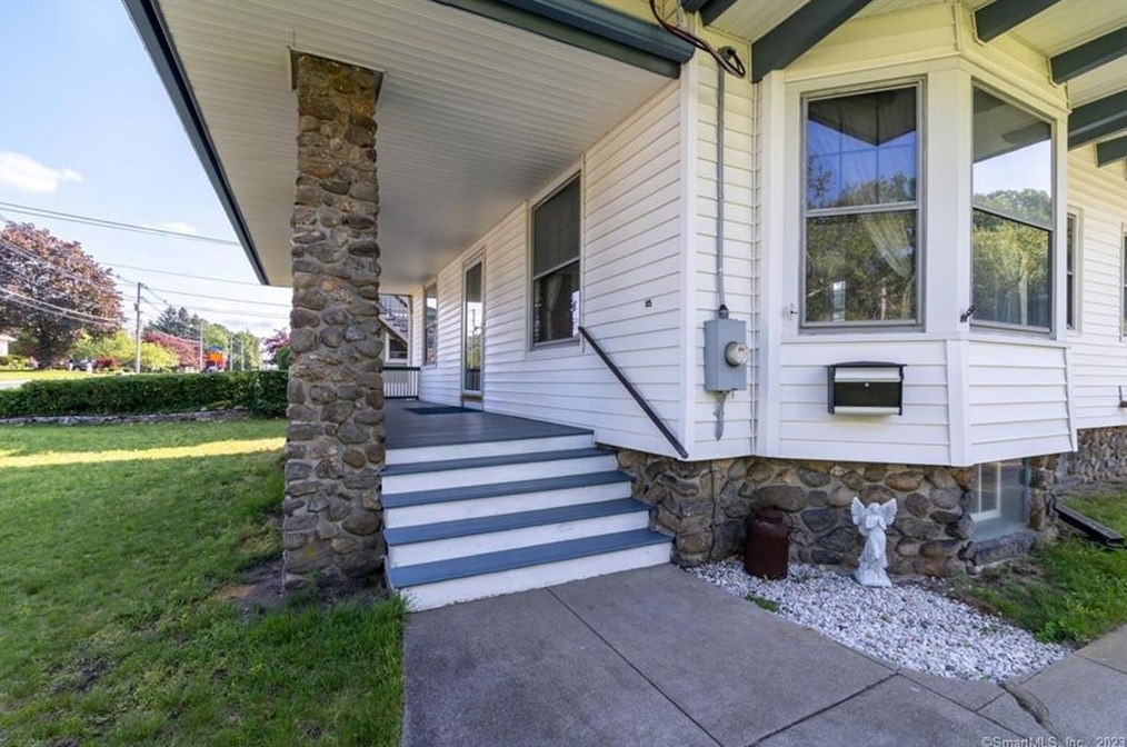 115 W Thames St, Norwich, CT 06360