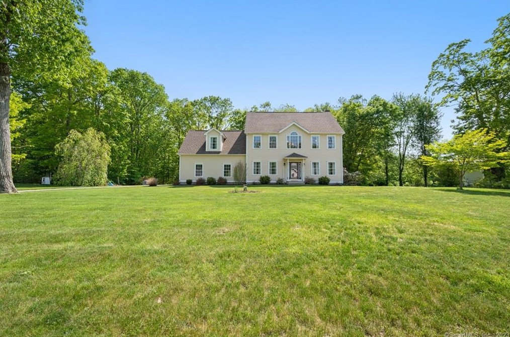 30 Cousins Rd, Colchester, CT 06415