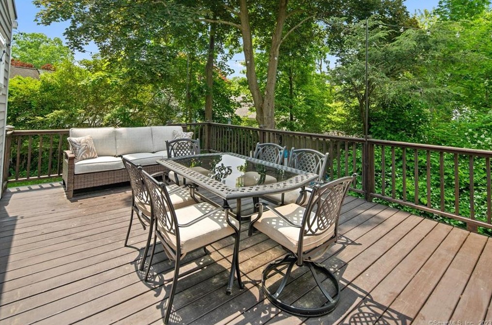 24 Winfield Ct, Norwalk, CT 06855
