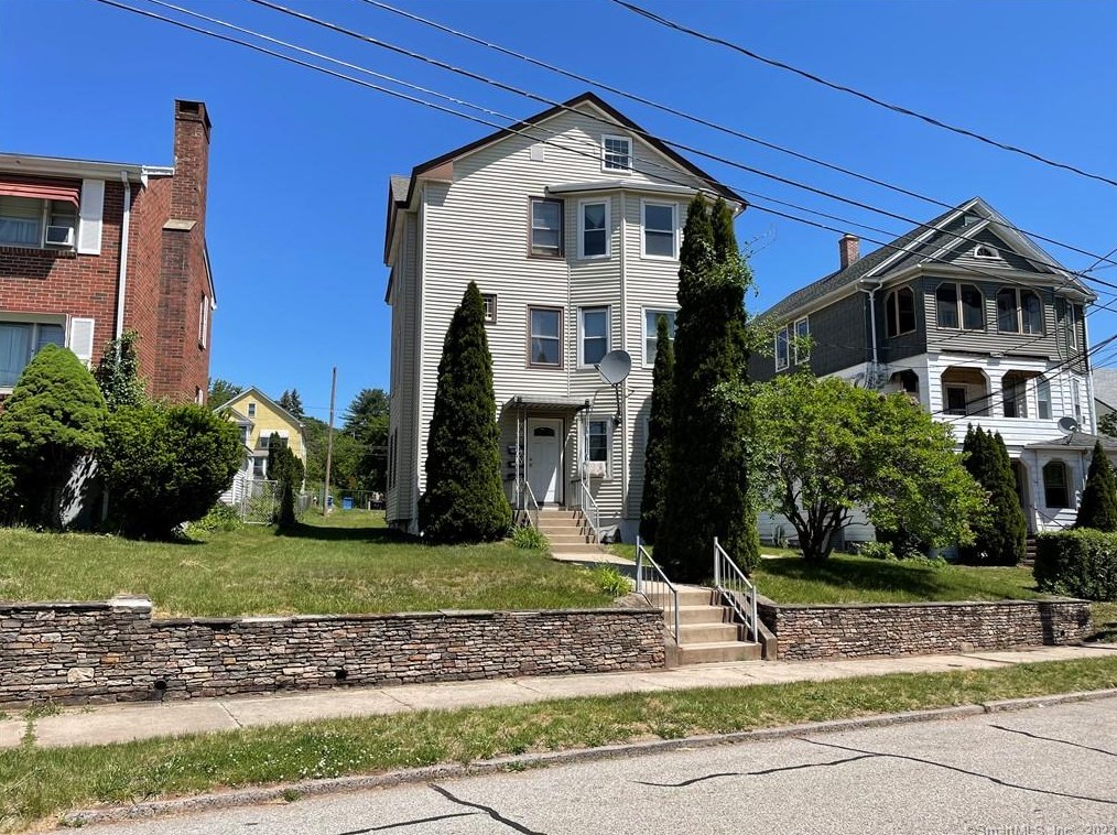 96 Concord St, New Britain, CT 06053