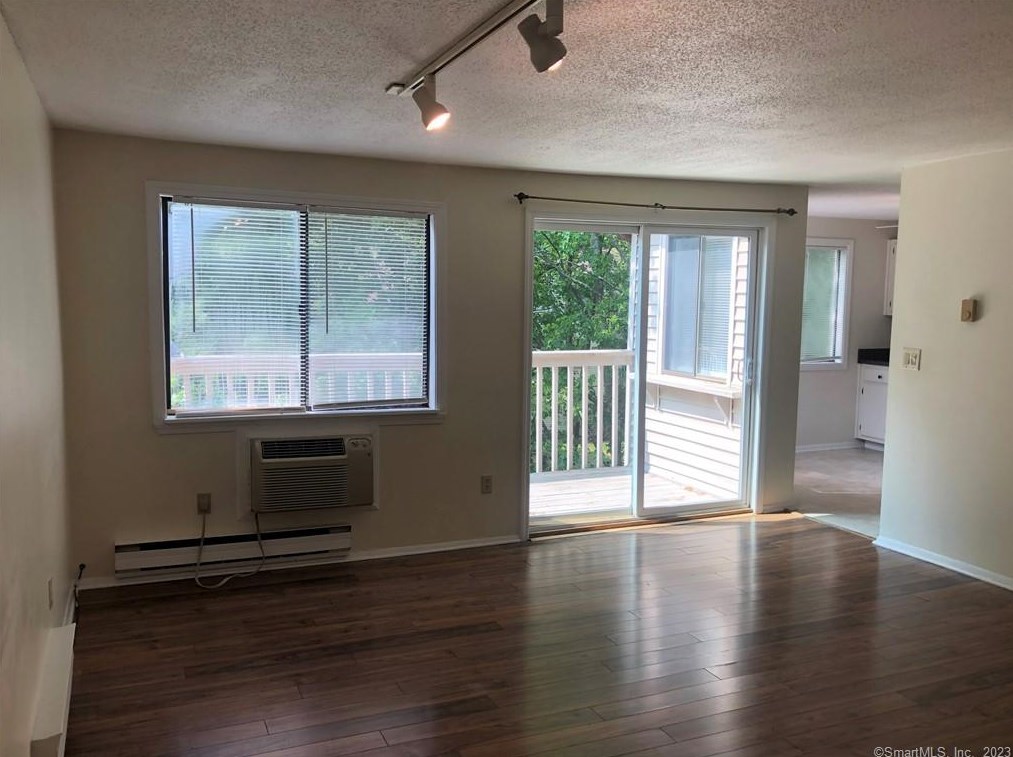 7 Padanaram Rd #b29, Danbury, CT 06811