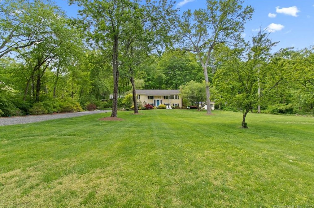 100 Haviland Rd, Ridgefield, CT 06877