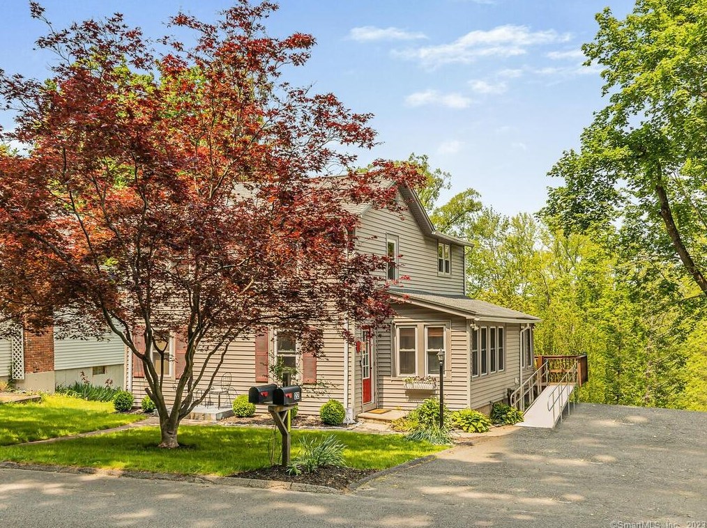 22 Mountainville Rd, Danbury, CT 06810
