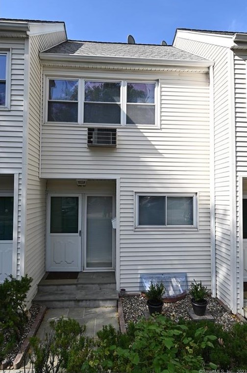 68 Hope St Apt 8, Stamford, CT 06906