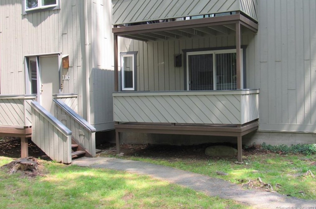 11 Byrne Ct #c1, Farmington, CT 06032