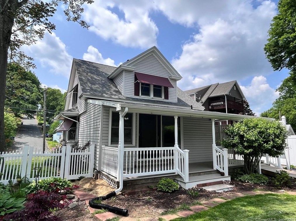 41 Grove St, Vernon CT  06066-3701 exterior
