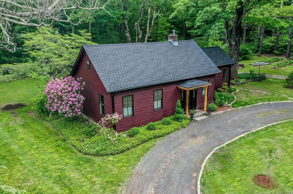 4 Skyline Ridge Rd, Bridgewater, CT 06752
