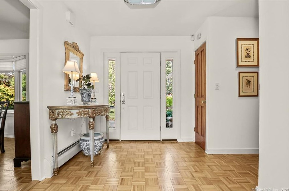 401 Cedar Ln, New Canaan, CT 06840