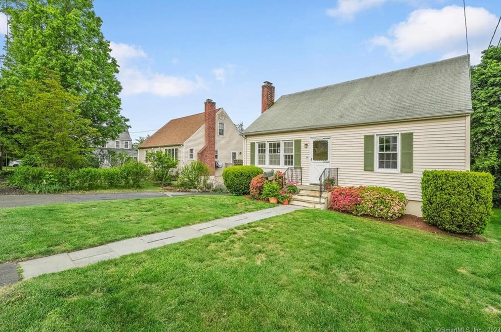 19 Walter Ave, Norwalk, CT 06851