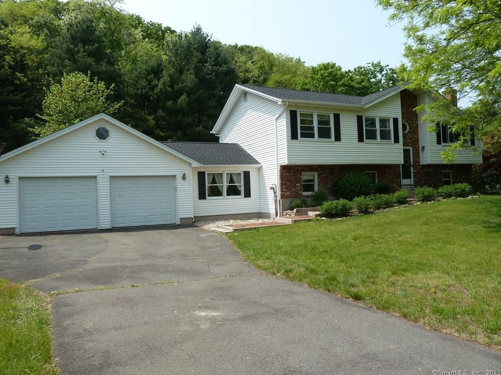9 Wotton Ln, Unionville, CT 06013
