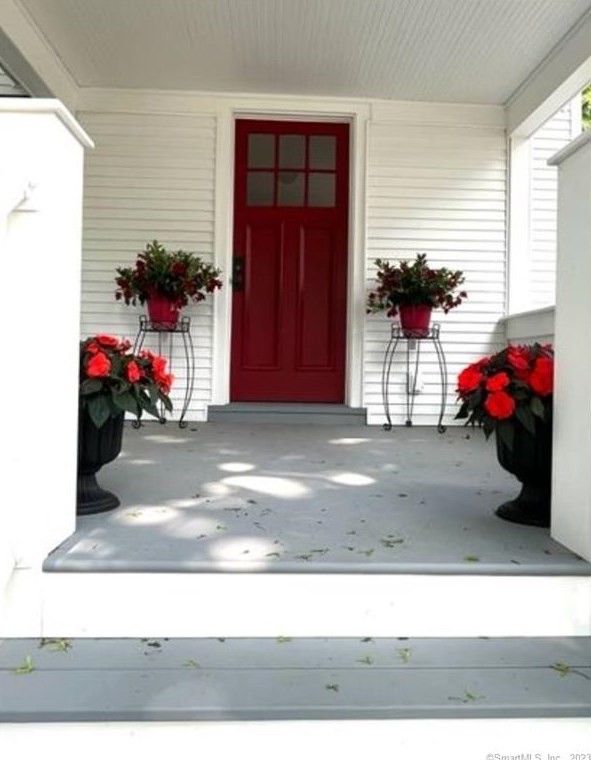 39 Church St, Guilford CT  06437-2604 exterior