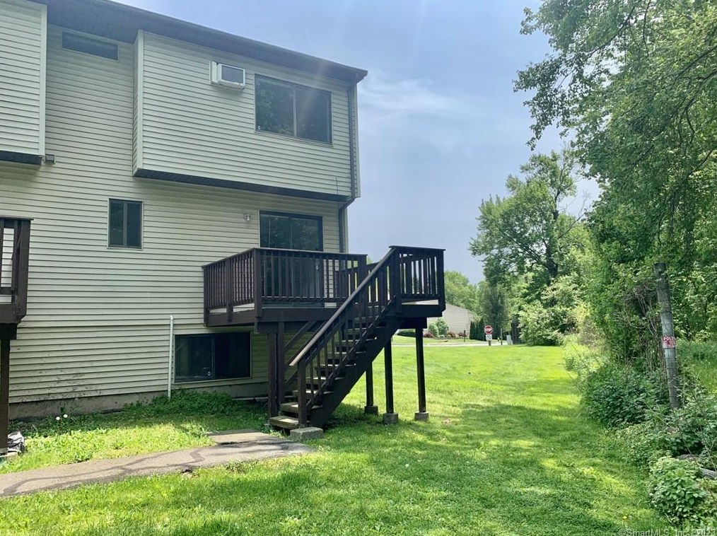 66 Lantern Park Dr #1, Union City, CT 06770