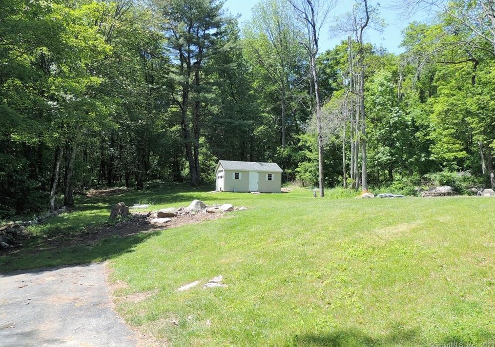 512 Merrow Rd, Tolland CT  06084-3955 exterior