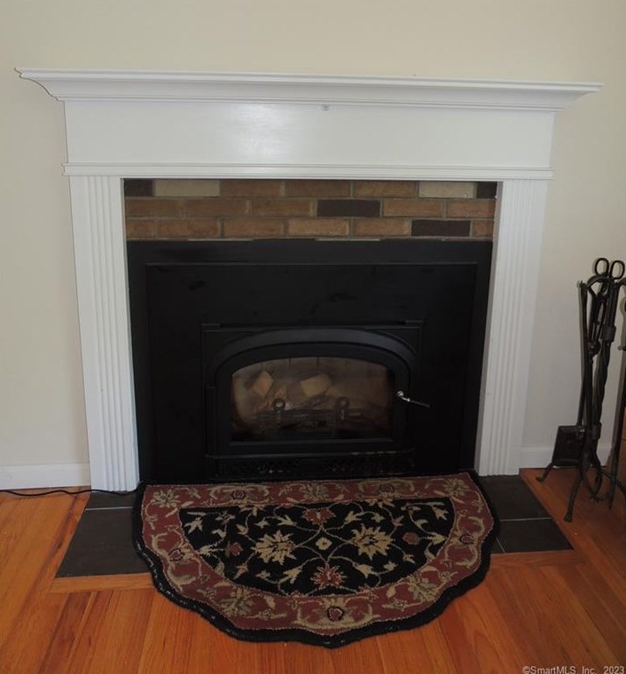 512 Merrow Rd, Tolland CT  06084-3955 exterior