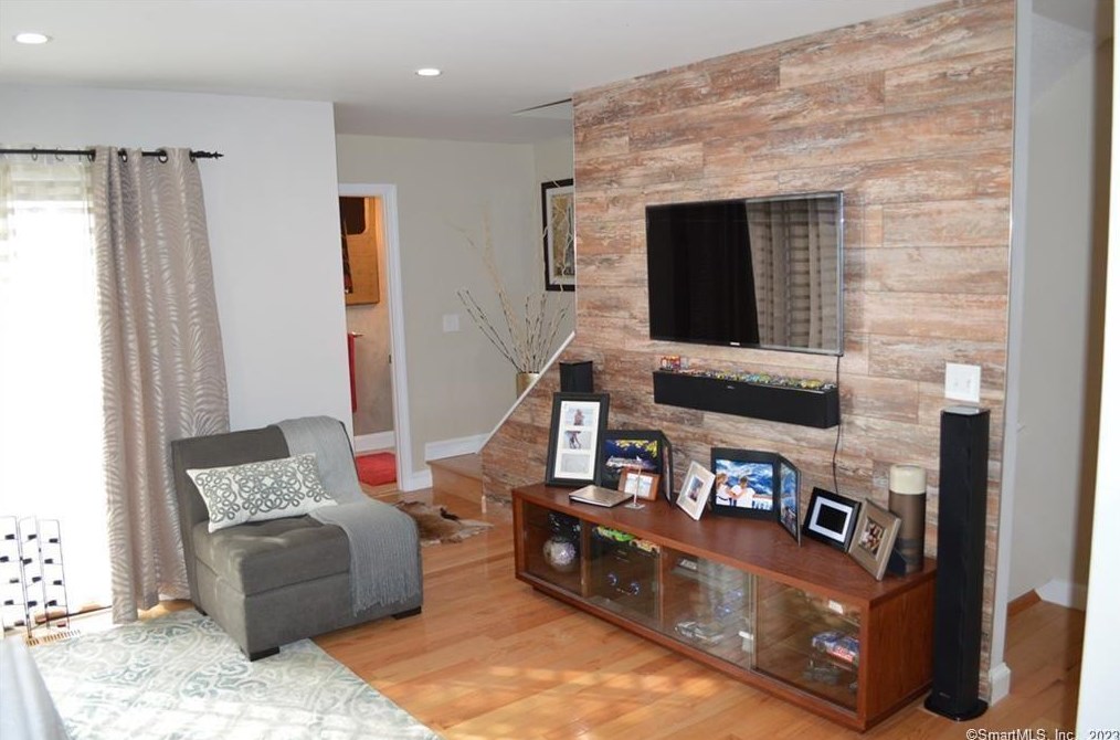 8 Queen Ter #l, Southington, CT