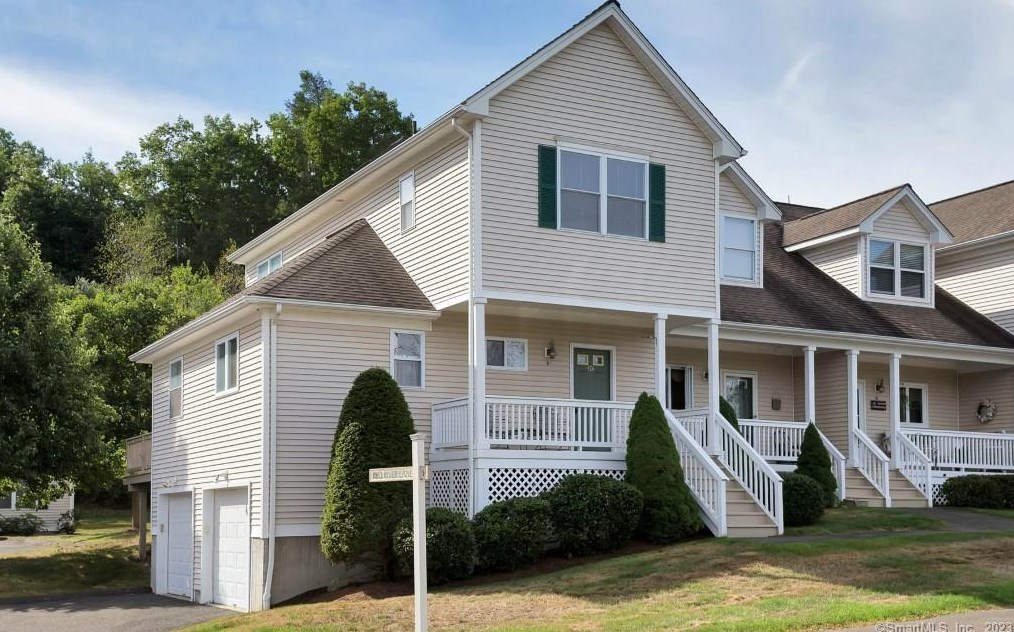 27 Copper Creek Cir Unit 27, Newtown, CT